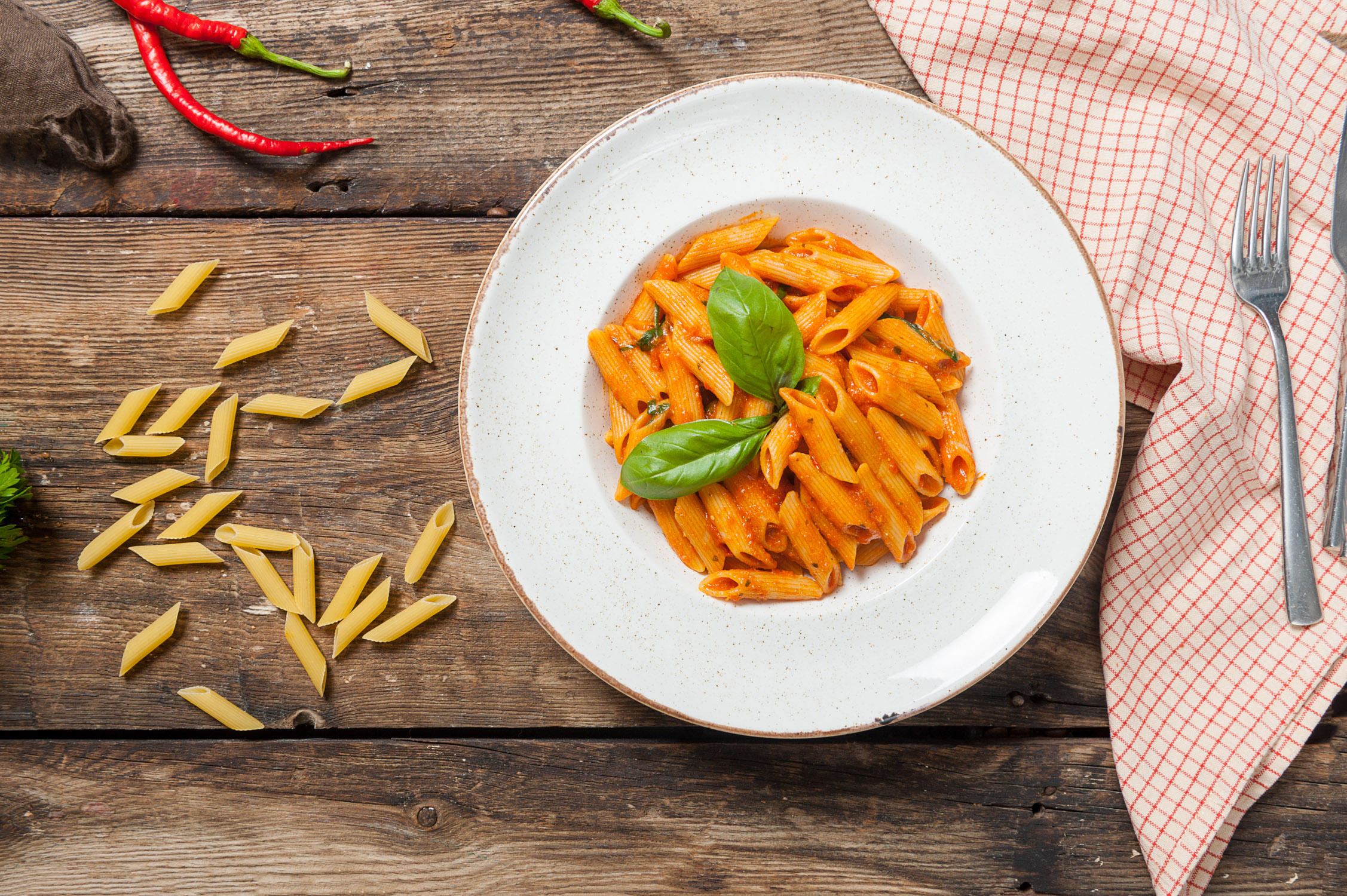 QooQs Cafe artisan ev yapımı makarna tabağı